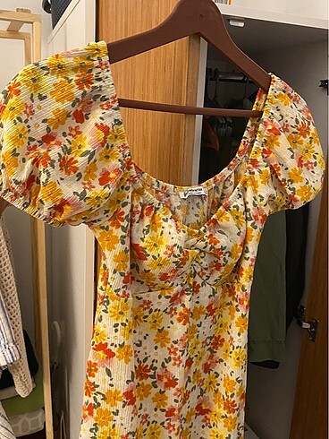 Stradivarius Çiçekli yazlık elbise