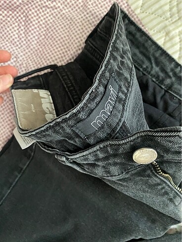 27 Beden Mavi siyah jean