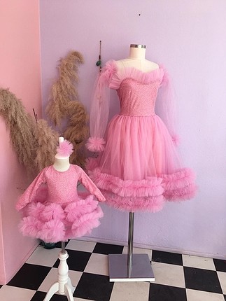 Pembe tütü anne kız