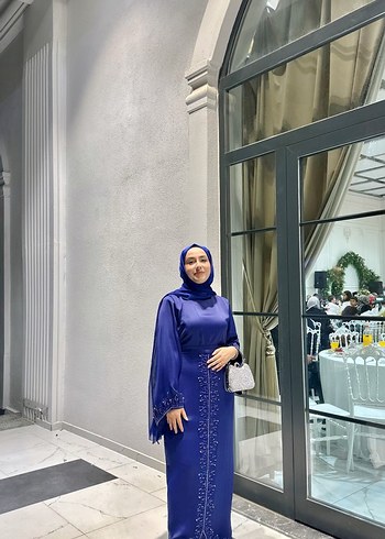 Uzun Kollu İşlemeli Mavi Kadın Elbisesi - Görsel 2