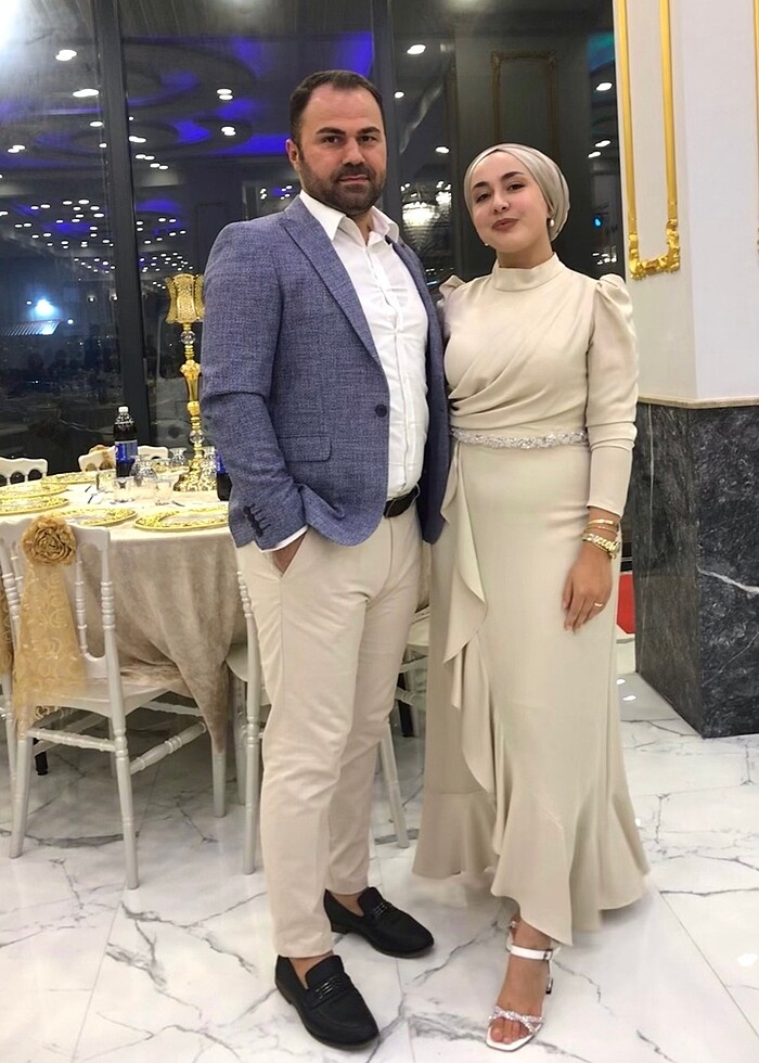 Bej renk elbise - Görsel 2