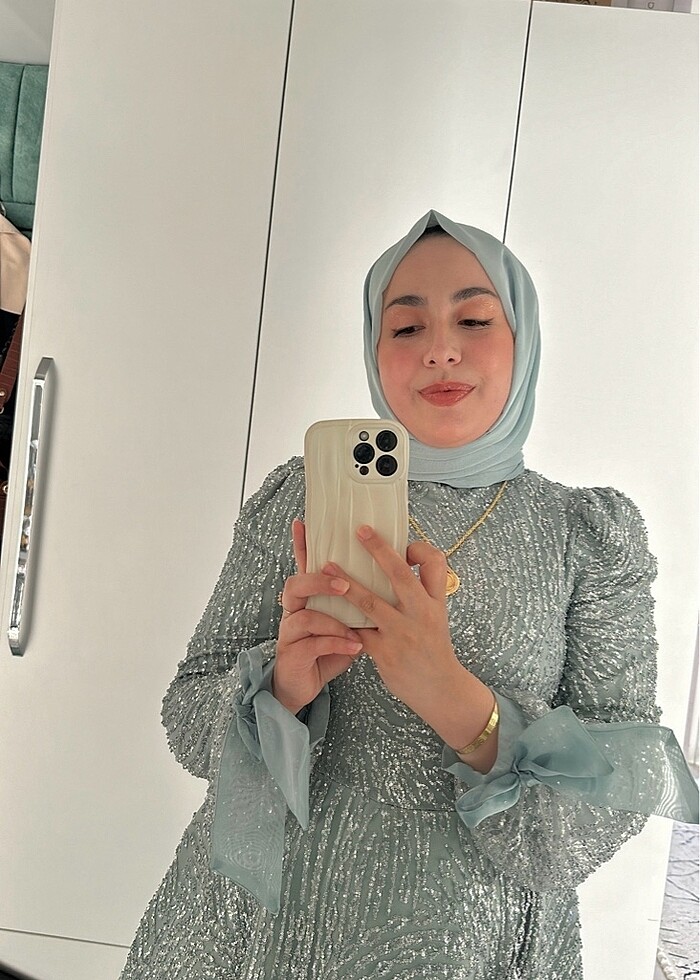 Su yeşili rengi payetli abiye ve şal - Görsel 2