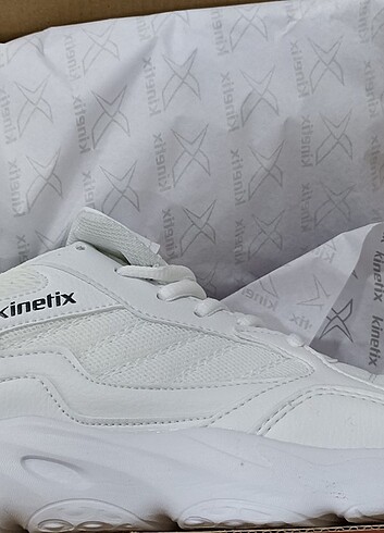 Kinetix Kadın, beyaz spor ayakkabı