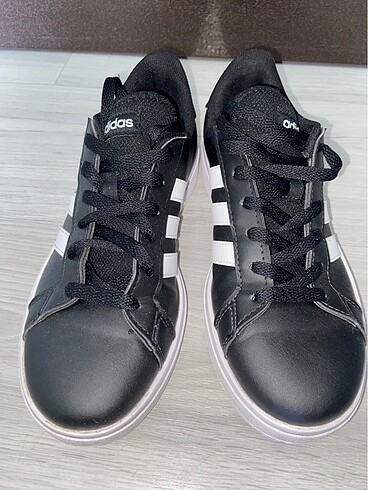 37,5 Beden Adidas sneaker