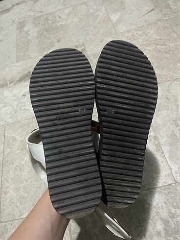 37 Beden beyaz Renk Sandalet