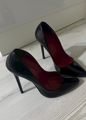 Parlak Siyah Stiletto - Görsel 2