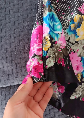 Çiçek Desenli Çok Renkli tek kol üst - Görsel 3