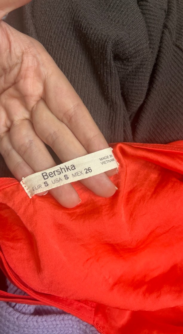 Kırmızı V Yaka Volanlı Bluz - Görsel 3