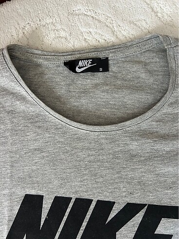 Nike gri tişört
