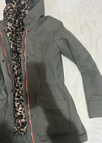 Gri Kapüşonlu Kadın Mont, Kürklü, Sokak Stili - Görsel 4