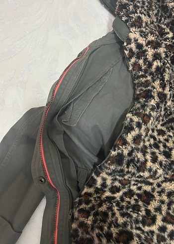 Gri Kapüşonlu Kadın Mont, Kürklü, Sokak Stili - Görsel 3