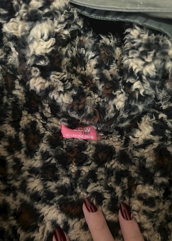 Gri Kapüşonlu Kadın Mont, Kürklü, Sokak Stili - Görsel 5