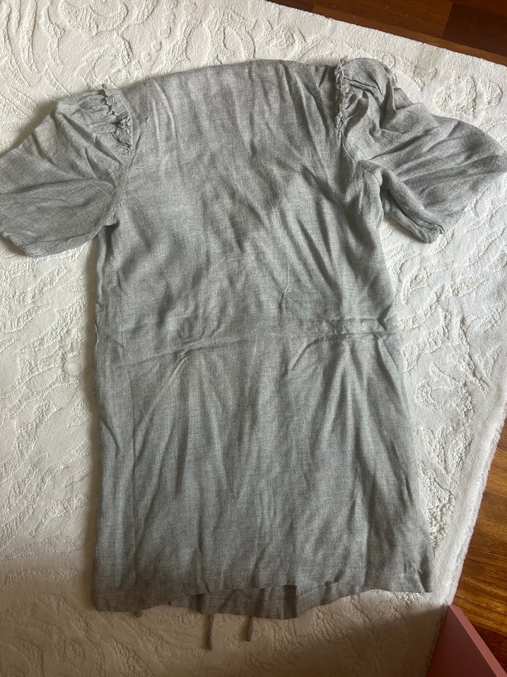 Gri nakışlı elbise - Görsel 3