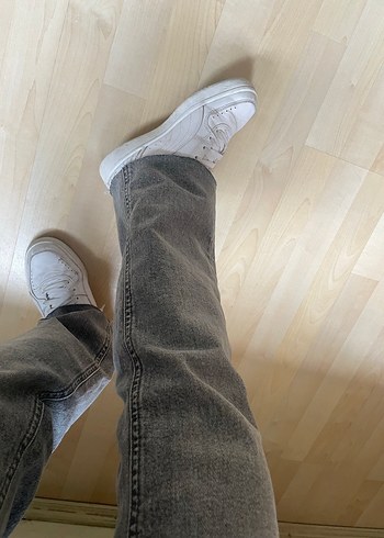 34 Beden Stradivarius Gri jean düz paça