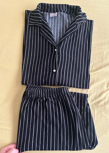 Siyah Çizgili  Pijama Takımı - Görsel 2
