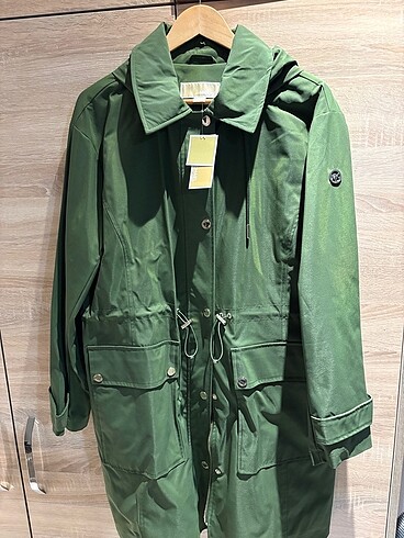 Micheal Kors mont
