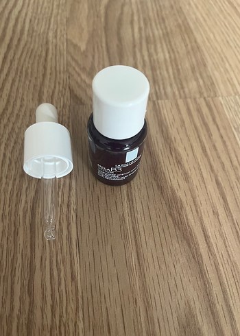 Beden La Roche posay mela b3 serum (10 ml)