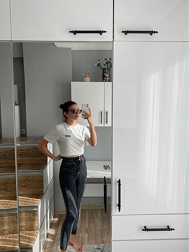 Bershka bershka eskitme detaylı jean