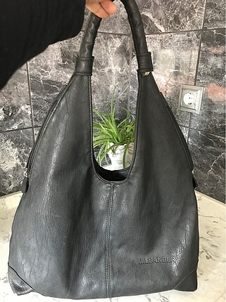 Siyah çanta?