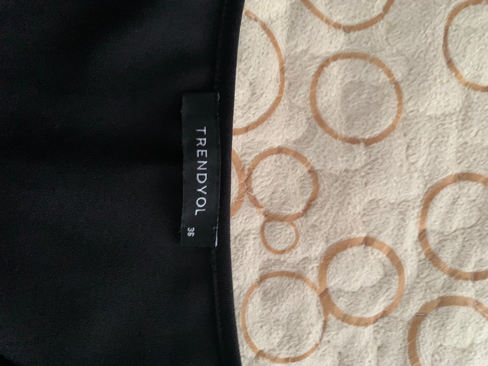 Düğmeli Siyah Elbise - Görsel 3