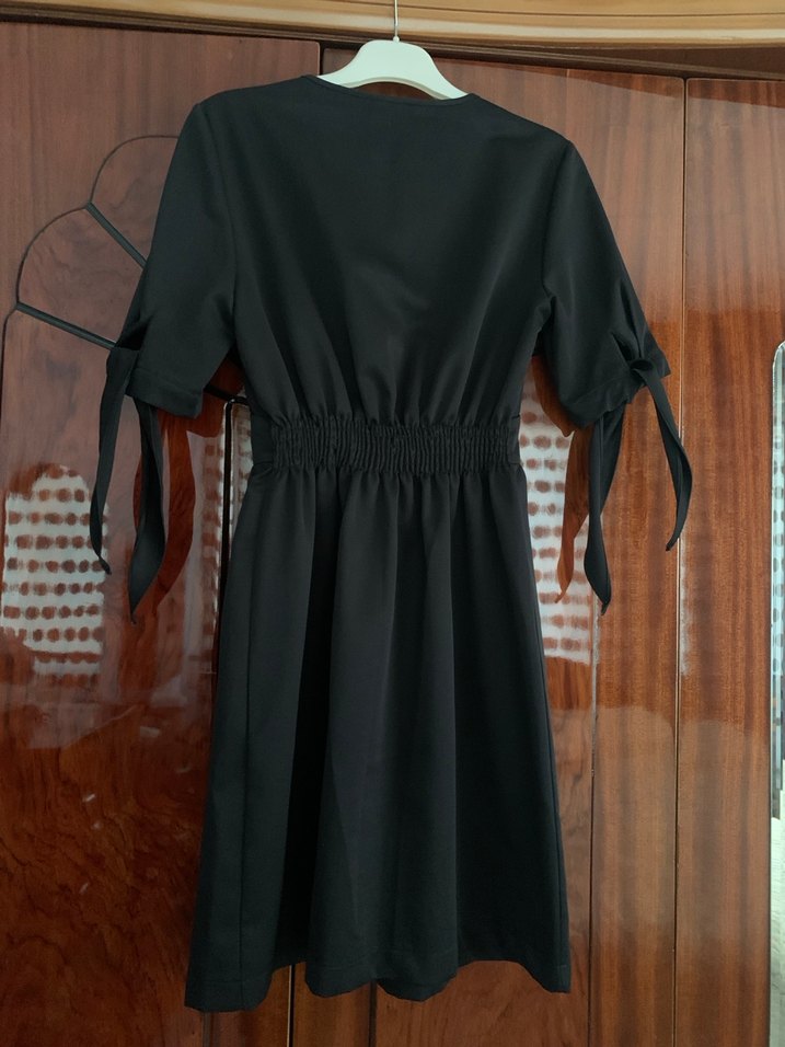 Düğmeli Siyah Elbise - Görsel 2