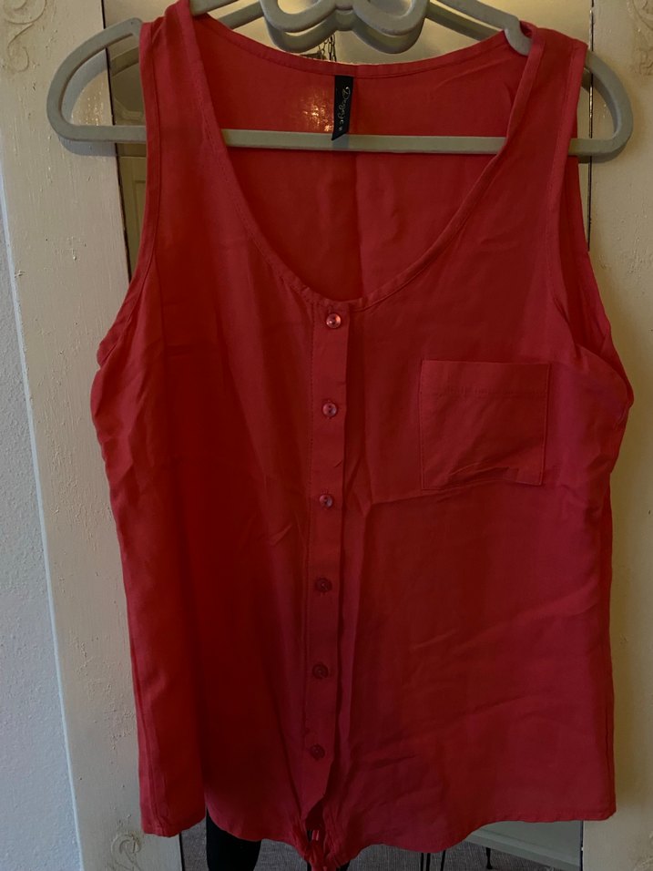 Kırmızı V Yakalı Düğmeli Kadın Gömlek - Görsel 3