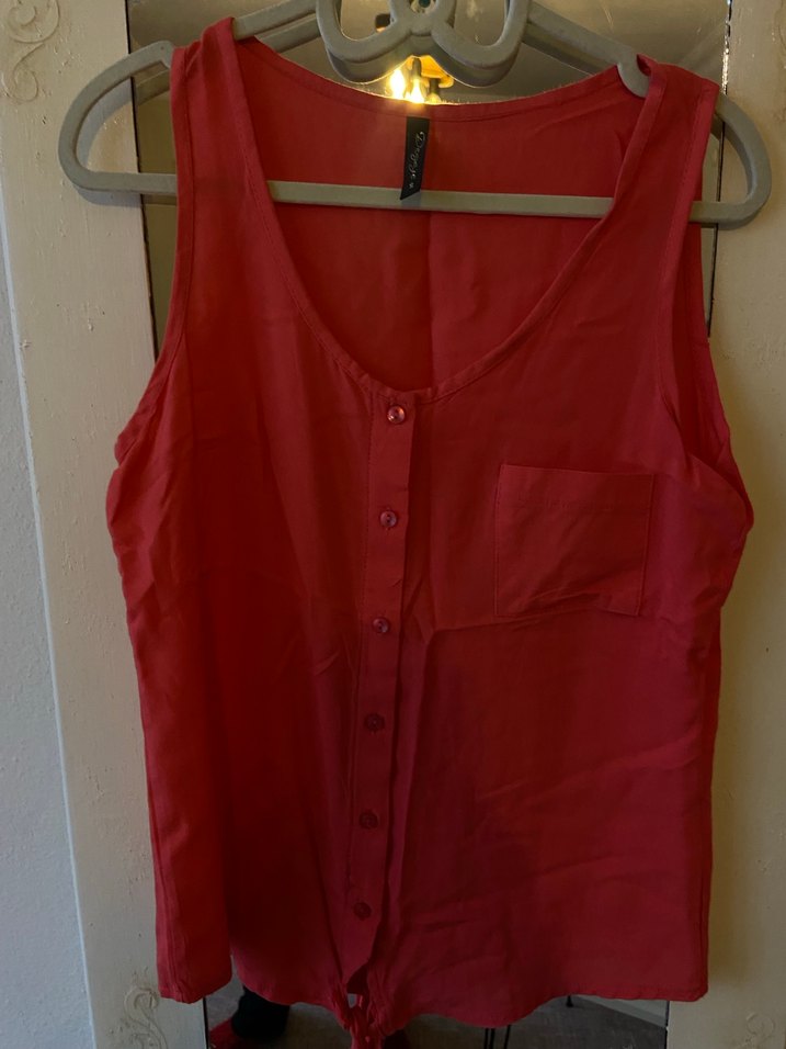 Kırmızı V Yakalı Düğmeli Kadın Gömlek - Görsel 2