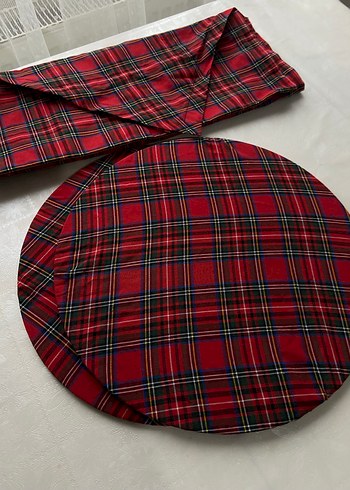 Kırmızı Ekose Desenli Masa Örtüsü - Görsel 3