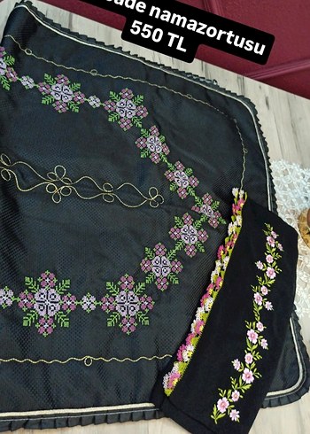 Beden İşlemeli Seccade ve Namaz Örtüsü Seti