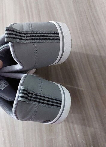 43 Beden gri Renk Adidas Spor Ayakkabısı 