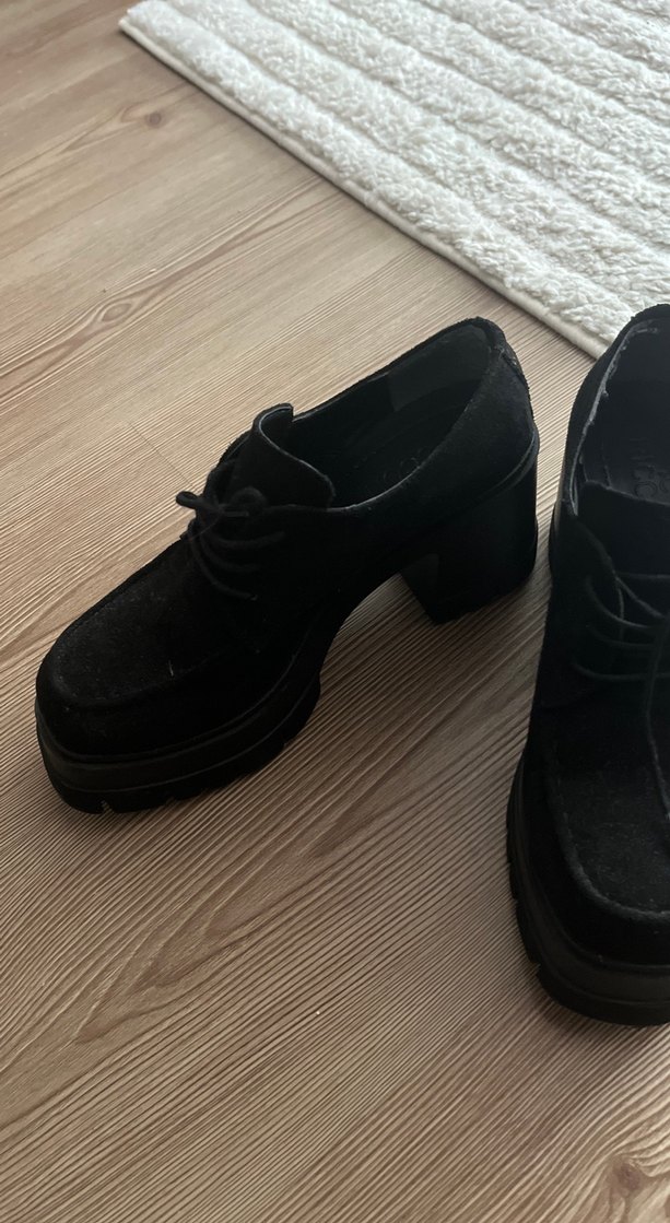 Siyah Süet Platform Topuklu Gotik Kadın Ayakkabı - Görsel 2