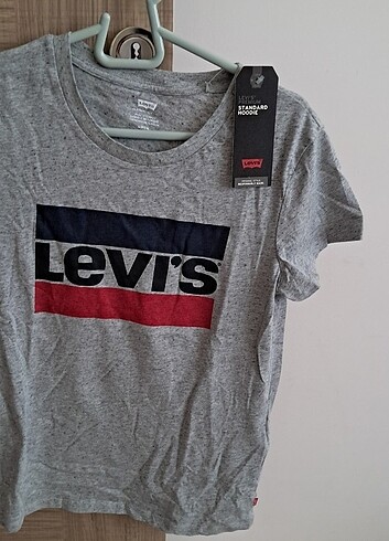 Levis