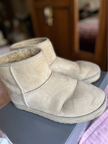 Ugg bot