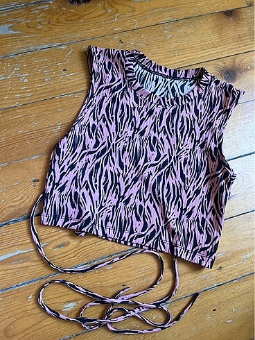 Leopar Crop