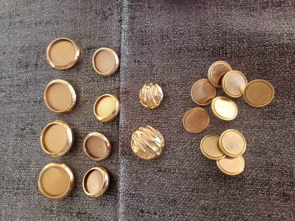 Altın Renkli Kadın Düğmeleri - Vintage - Görsel 3