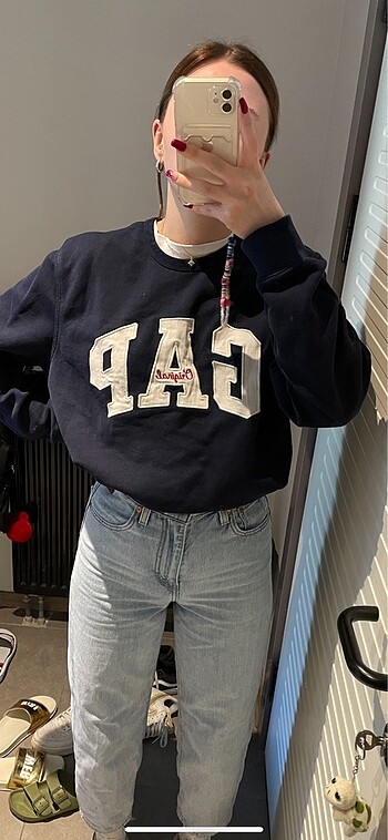 gap sweatshirt