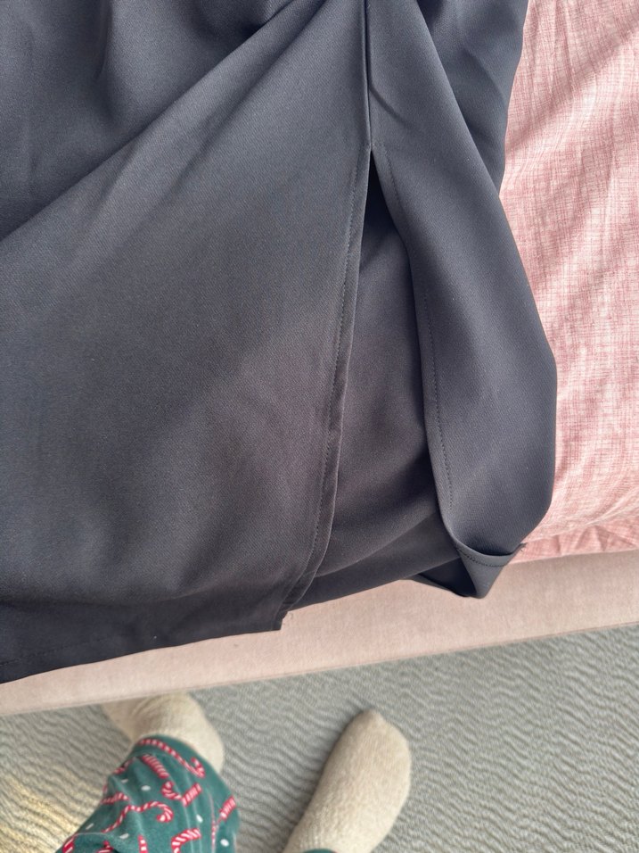 Siyah Saten Görünümlü Drapeli  Midi Etek - Görsel 3