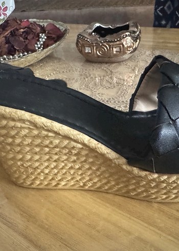 Siyah Örgü Bantlı Dolgu Topuklu Terlik - Görsel 3