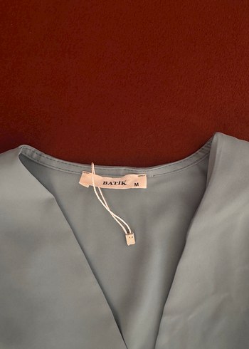 Gri Kemerli V Yaka Kadın Bluz - Görsel 3