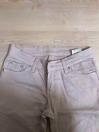 28 Beden Ten rengi pantolon