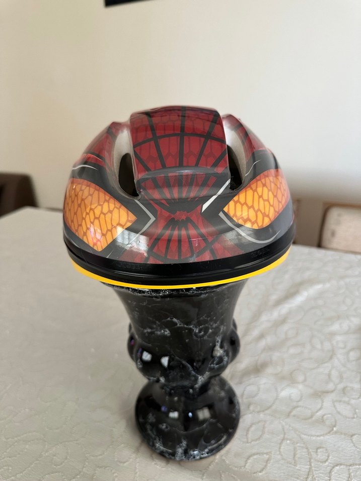 Kırmızı Spider-Man  desenli bisiklet  Kaskı - Görsel 2