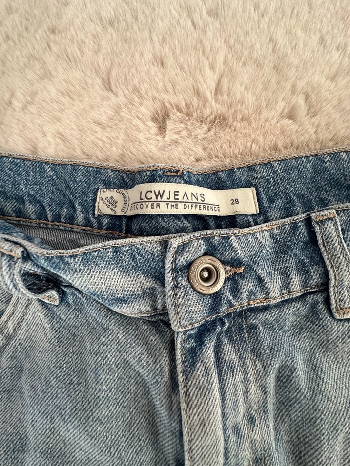 Mavi  Nakışlı Kadın Mini Kot Şort - Görsel 4