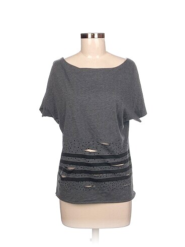 Penti T-shirt %70 İndirimli.