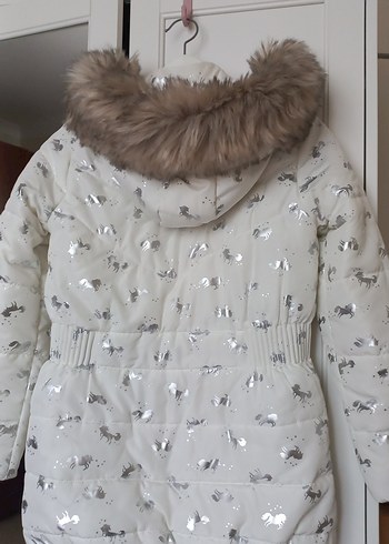 Kız Çocuk Beyaz Kürklü Unicorn Baskılı Mont - Görsel 4