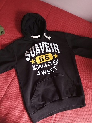 siyah kapşonlu sweatshirt