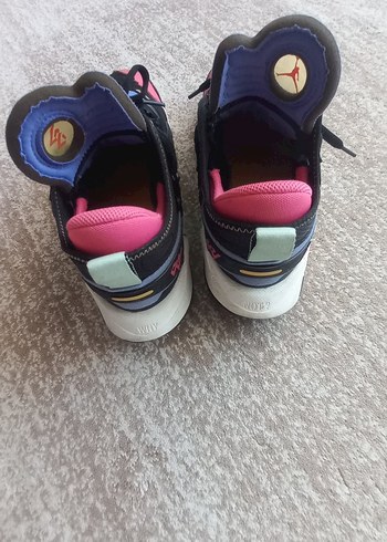 Desenli Çok Renkli Basketbol Ayakkabısı - Görsel 5