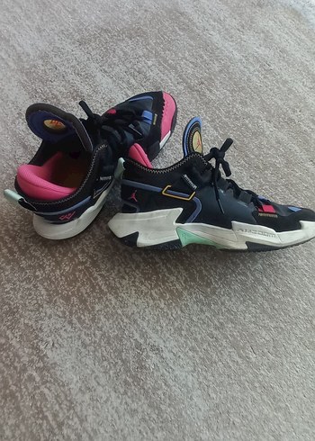 Desenli Çok Renkli Basketbol Ayakkabısı - Görsel 6