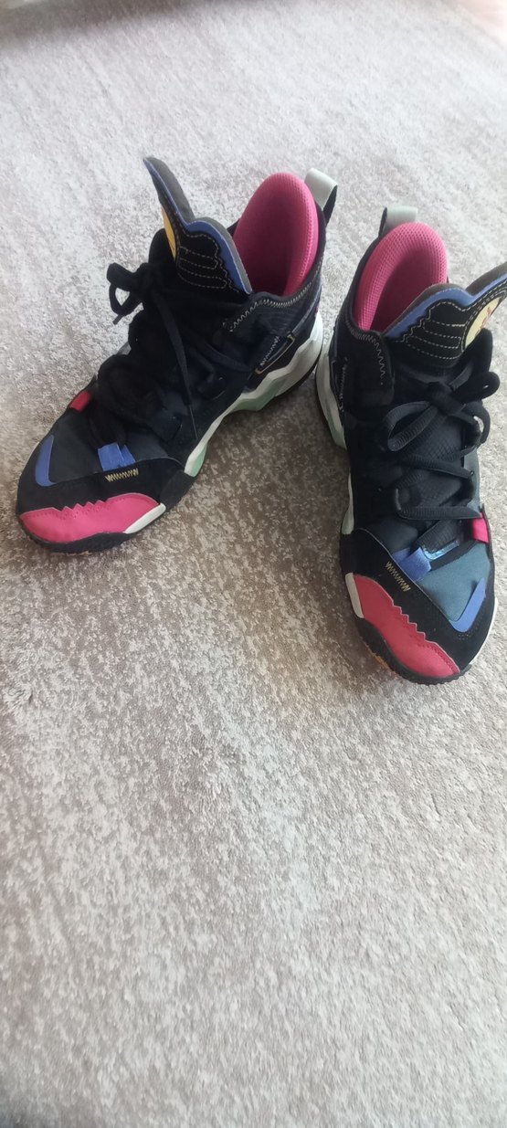 Desenli Çok Renkli Basketbol Ayakkabısı - Görsel 2