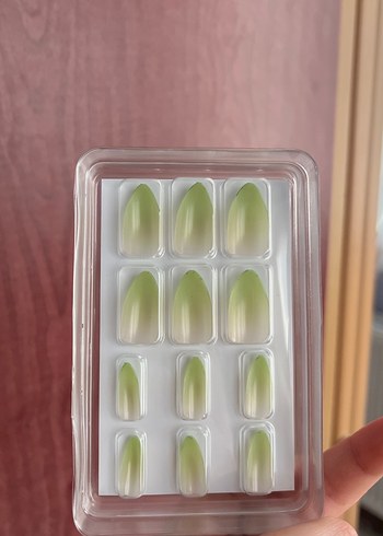 Pastel Yeşil Takma Tırnak Seti - Görsel 3