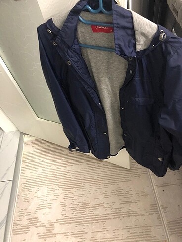 LC Waikiki Yağmurluk ceket